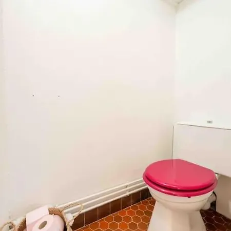 Apartment T2 Au Centre Du Sauze - Cinema Enchastrayes